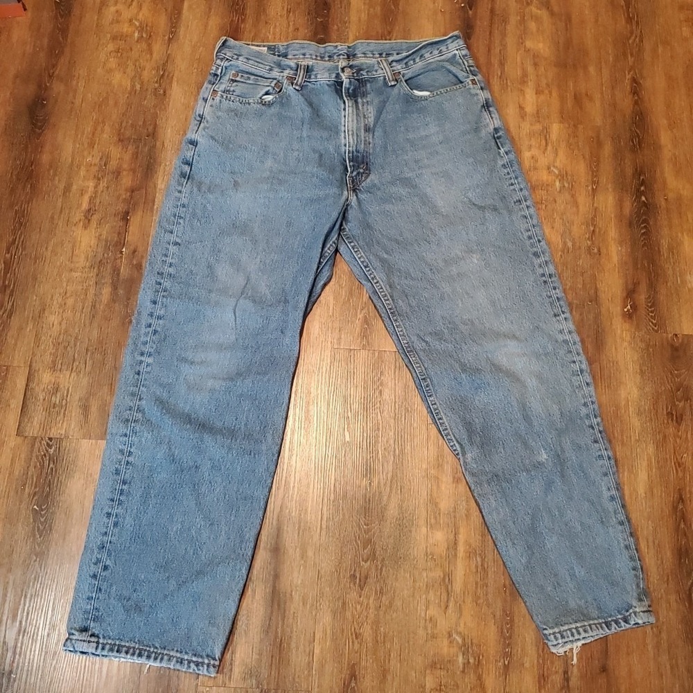 Levi's Size 36x30 550 Denim Jeans Zip Fly Relaxed Fit Medium Wash Light Wear B2